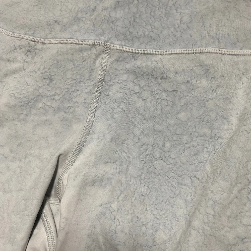 Lululemon bike shorts - Picture 5 of 10